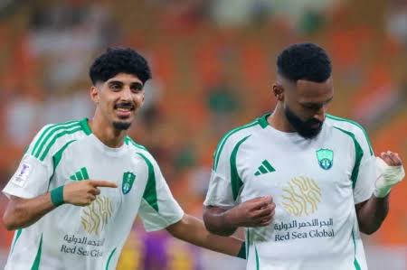 البث المباشر لمباراة الأهلي ضد الاستقلال يلا شوت